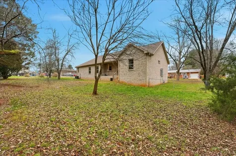 105 Lakeview Drive Decherd TN 37324