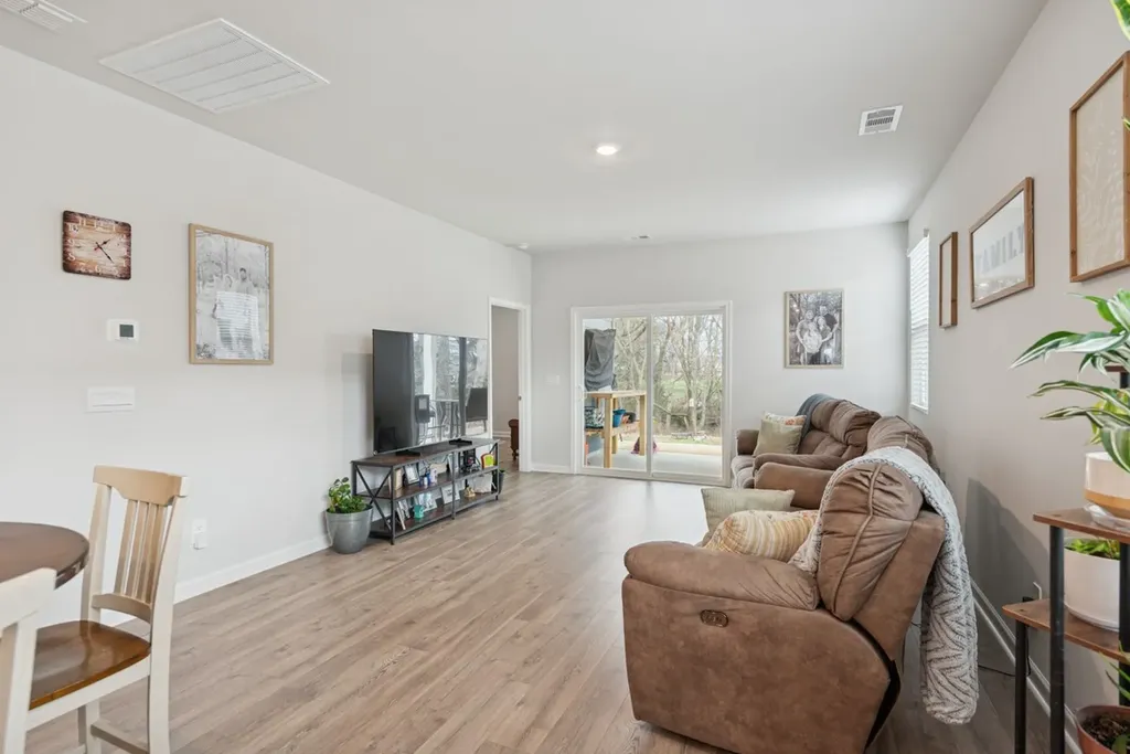 7258 Lang Avenue White House TN 37188