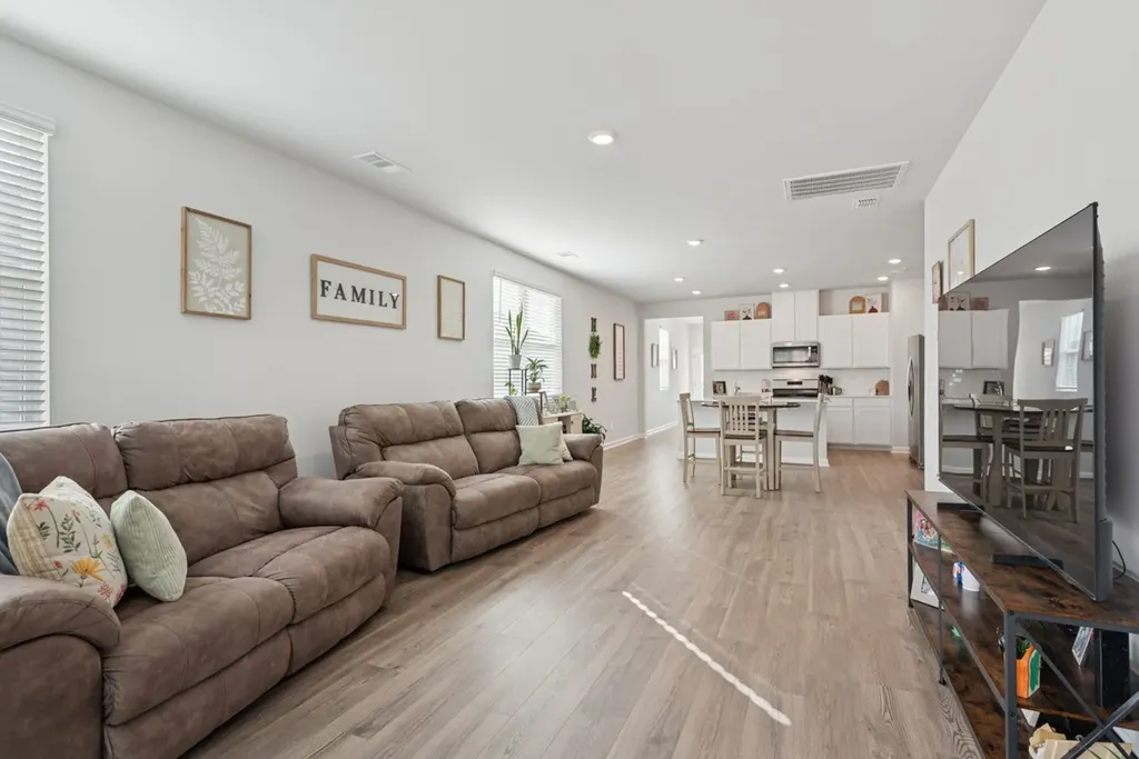 7258 Lang Avenue White House TN 37188