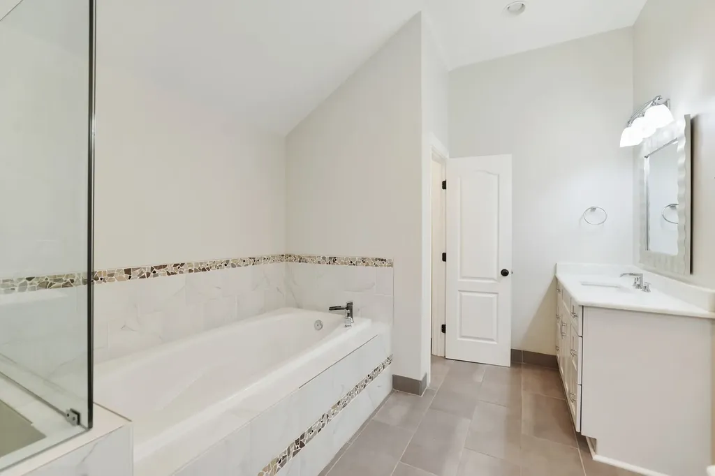 5909 Old Harding Pike Nashville TN 37205