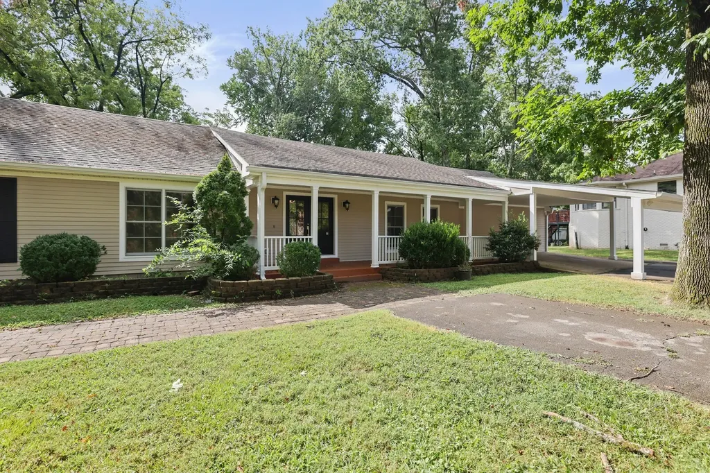 5909 Old Harding Pike Nashville TN 37205