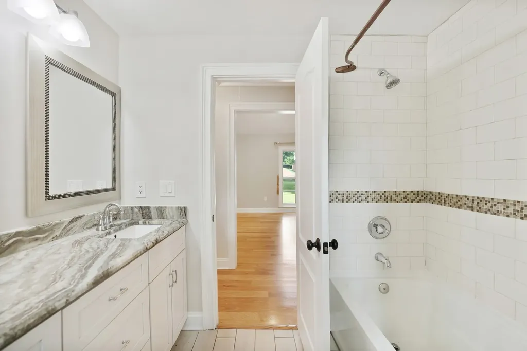 5909 Old Harding Pike Nashville TN 37205