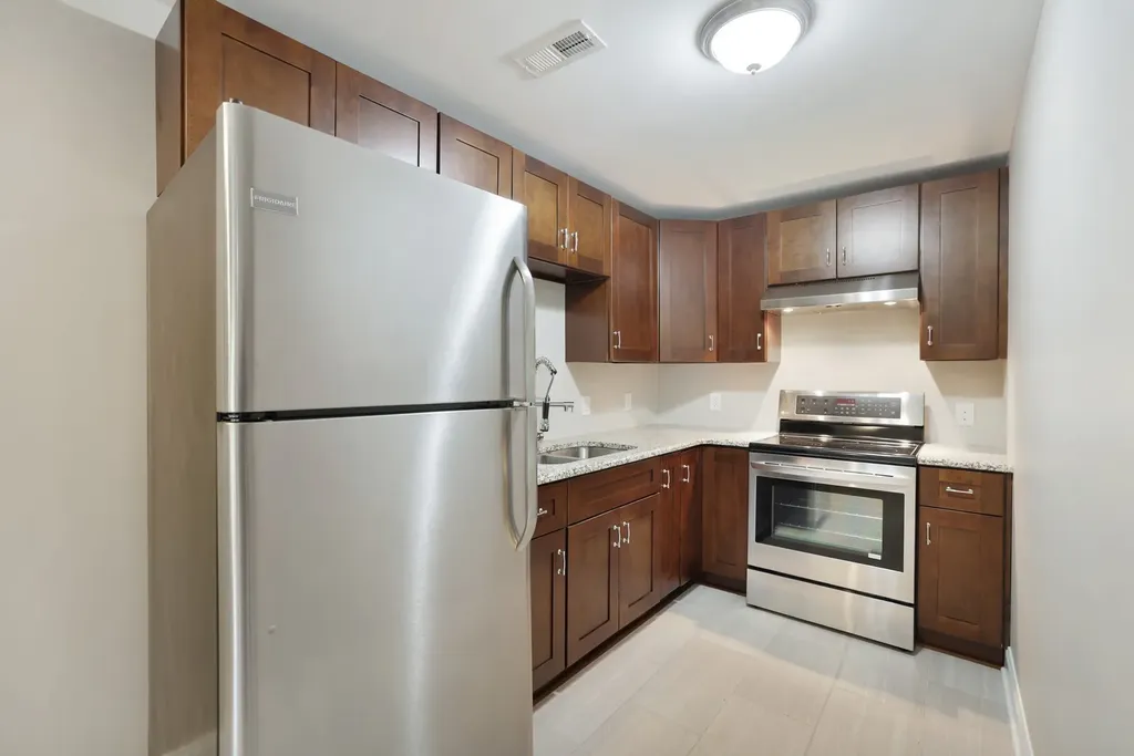 5909 Old Harding Pike Nashville TN 37205