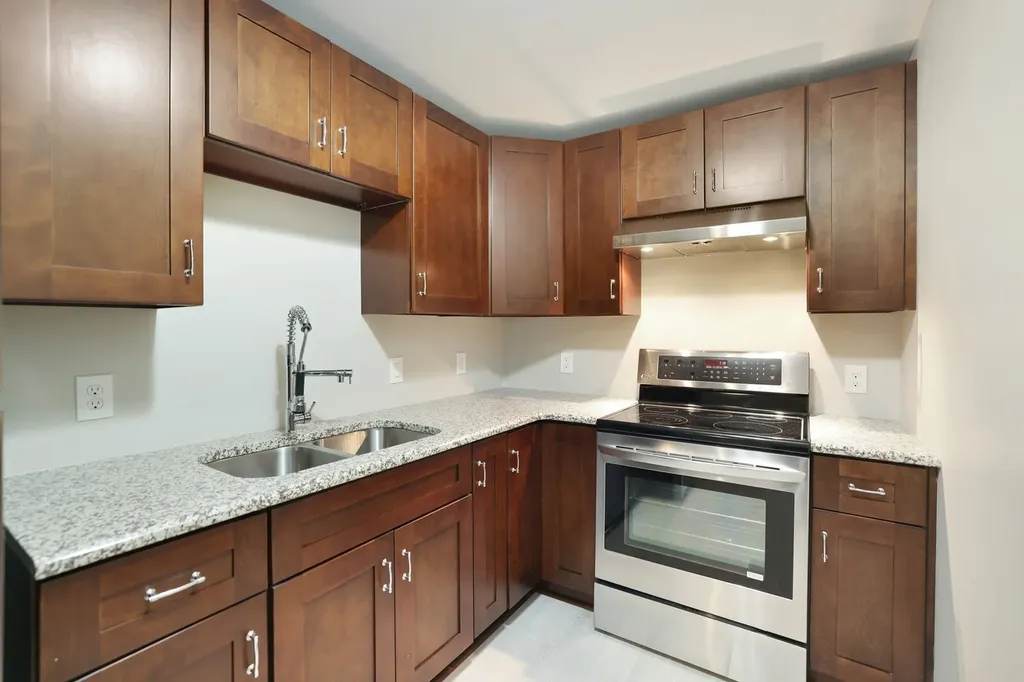 5909 Old Harding Pike Nashville TN 37205