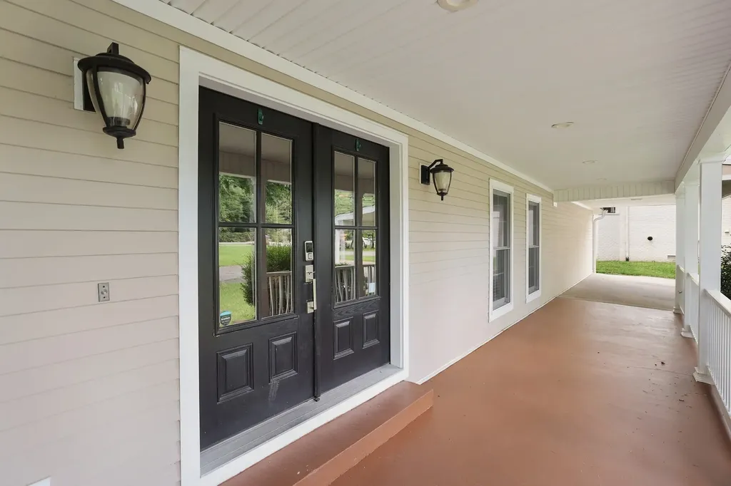 5909 Old Harding Pike Nashville TN 37205