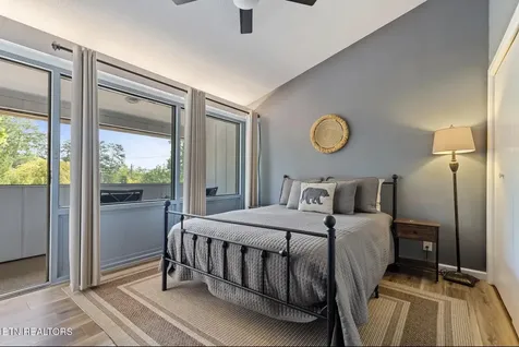 2806 Suncrest Road Pigeon Forge TN 37863