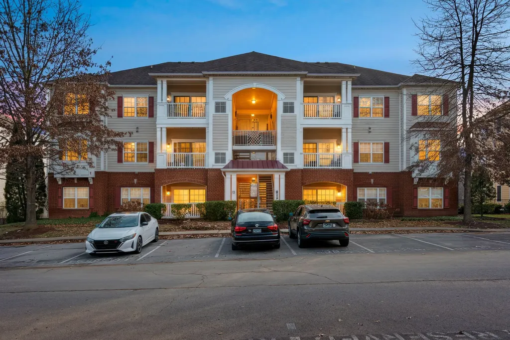 8221 Lenox Creekside Drive Antioch TN 37013