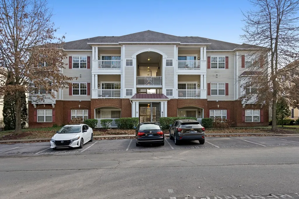 8221 Lenox Creekside Drive Antioch TN 37013