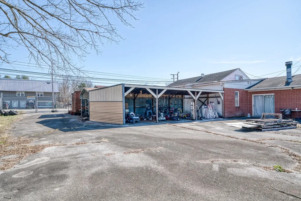 249 N Spring Street Sparta TN 38583