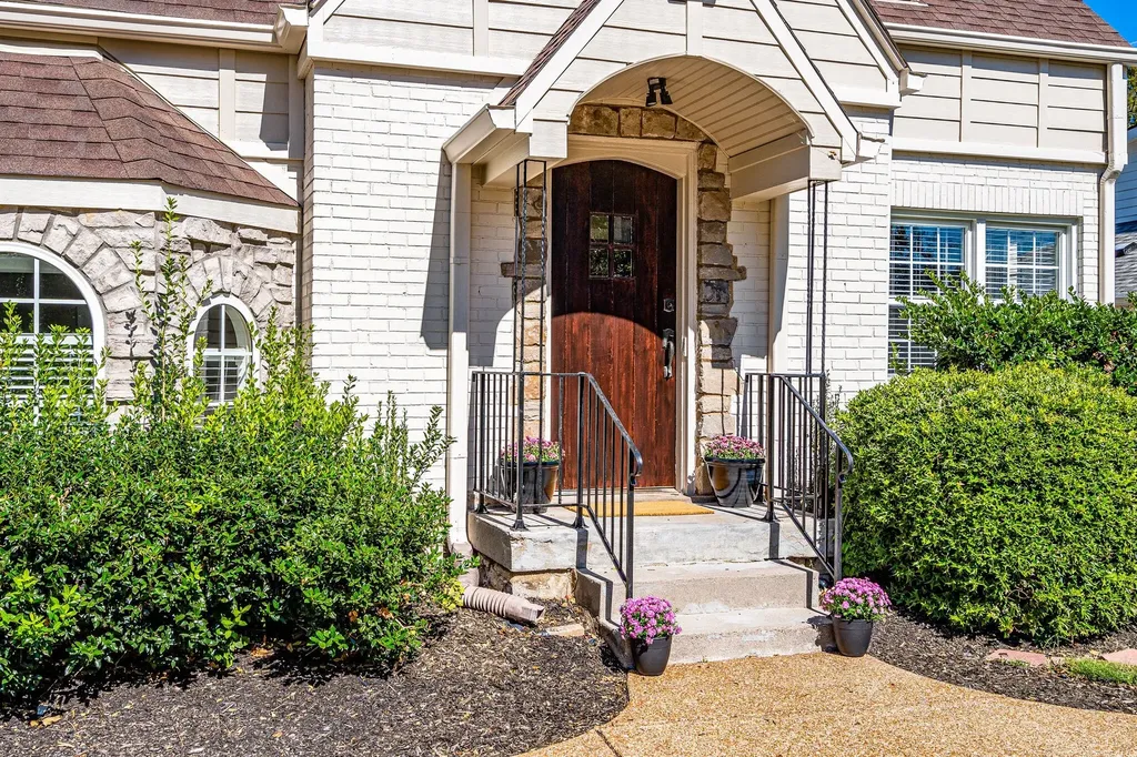 816 Inverness Avenue Nashville TN 37204