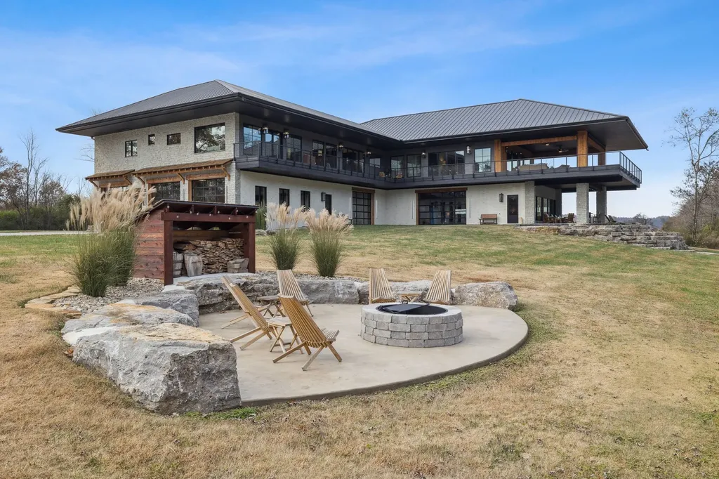 1234 Lakeside Drive Ashland City TN 37015