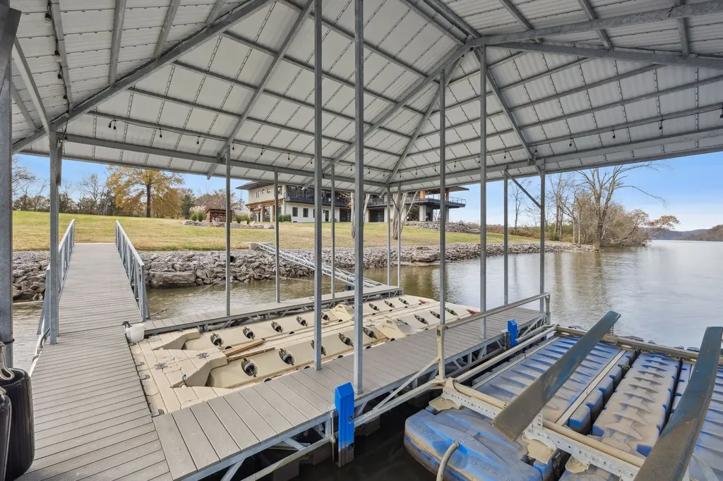 1234 Lakeside Drive Ashland City TN 37015