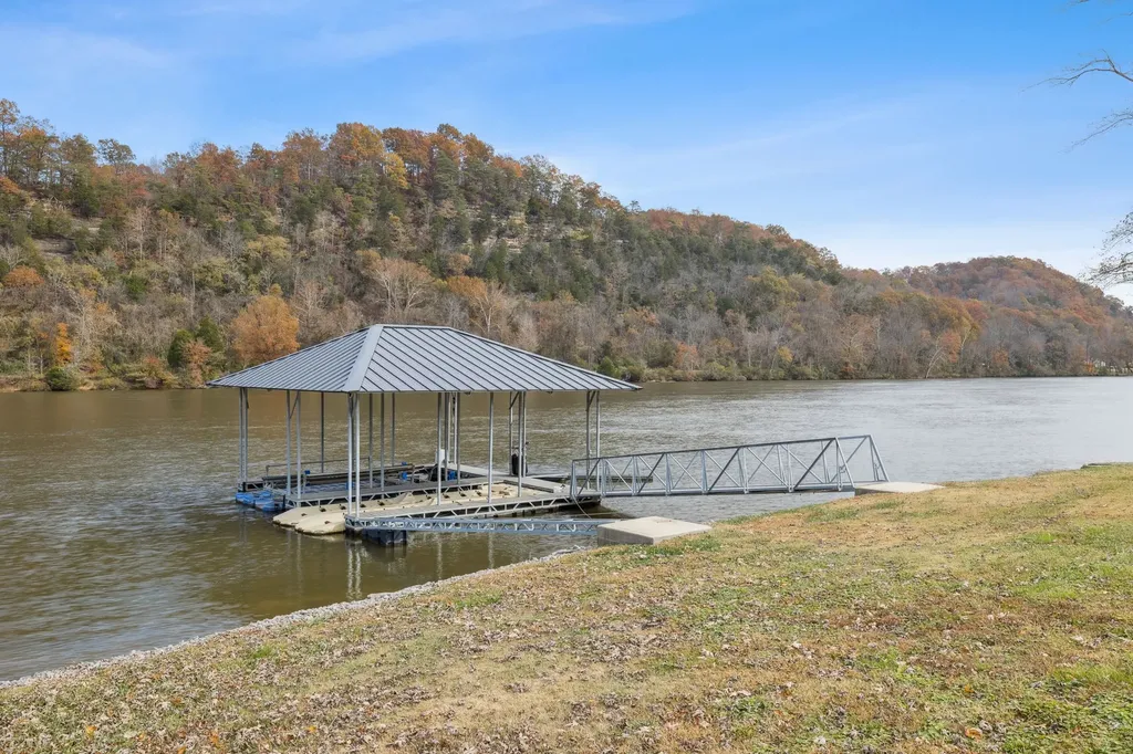 1234 Lakeside Drive Ashland City TN 37015