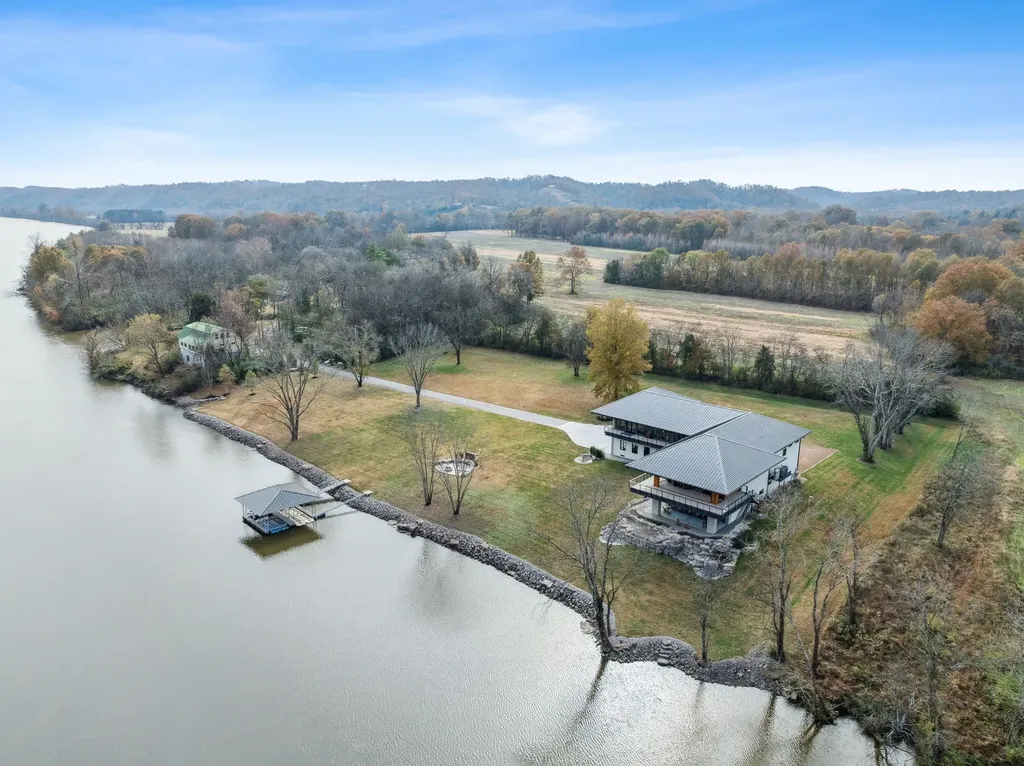 1234 Lakeside Drive Ashland City TN 37015
