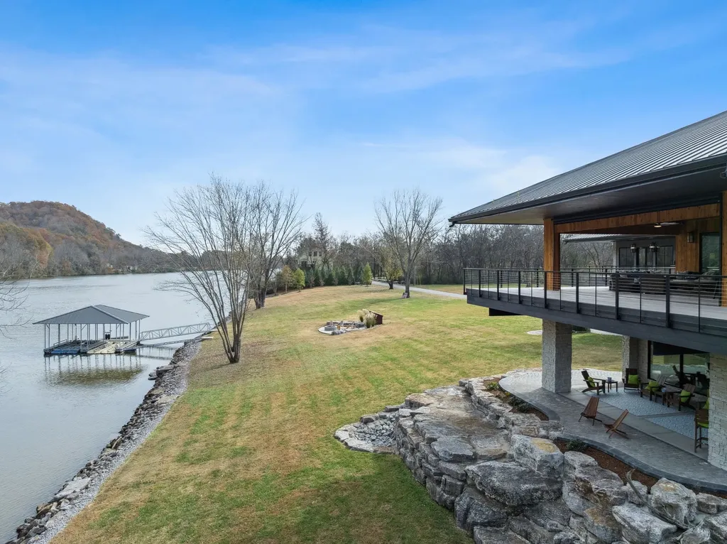 1234 Lakeside Drive Ashland City TN 37015
