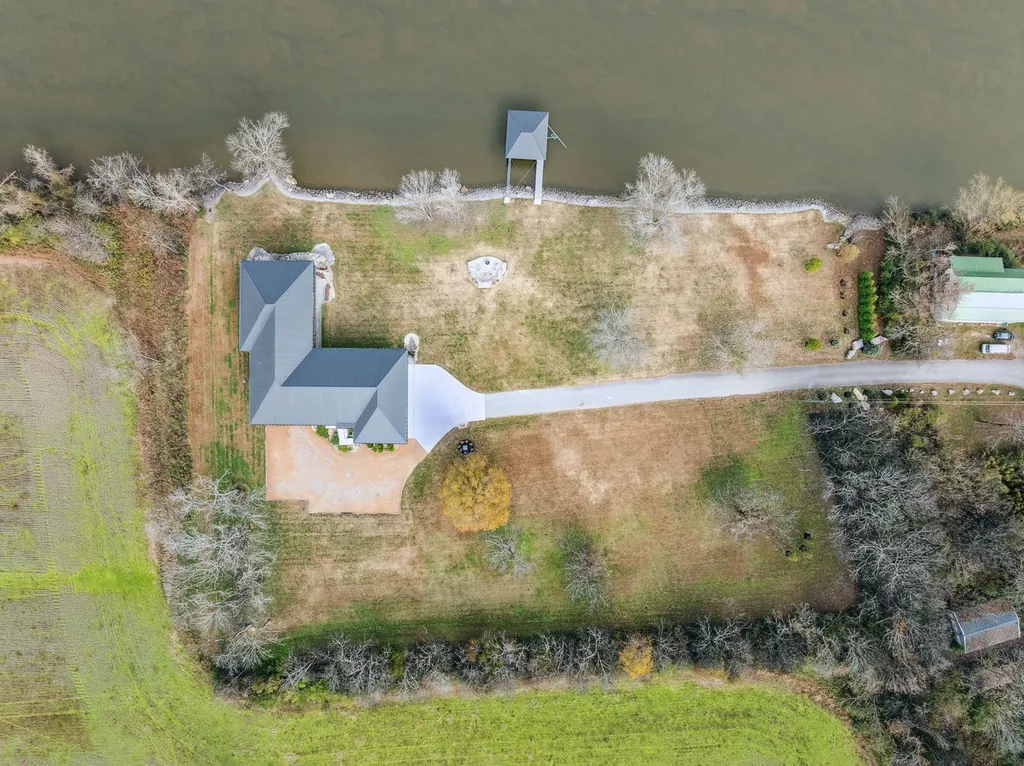 1234 Lakeside Drive Ashland City TN 37015