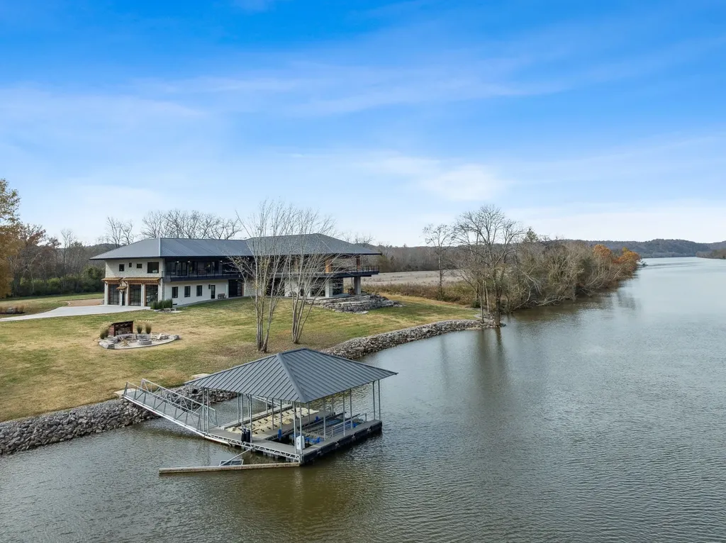 1234 Lakeside Drive Ashland City TN 37015