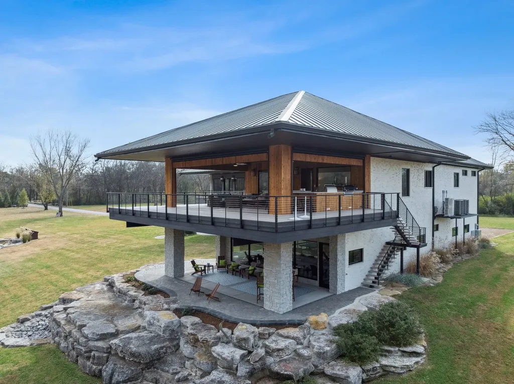 1234 Lakeside Drive Ashland City TN 37015