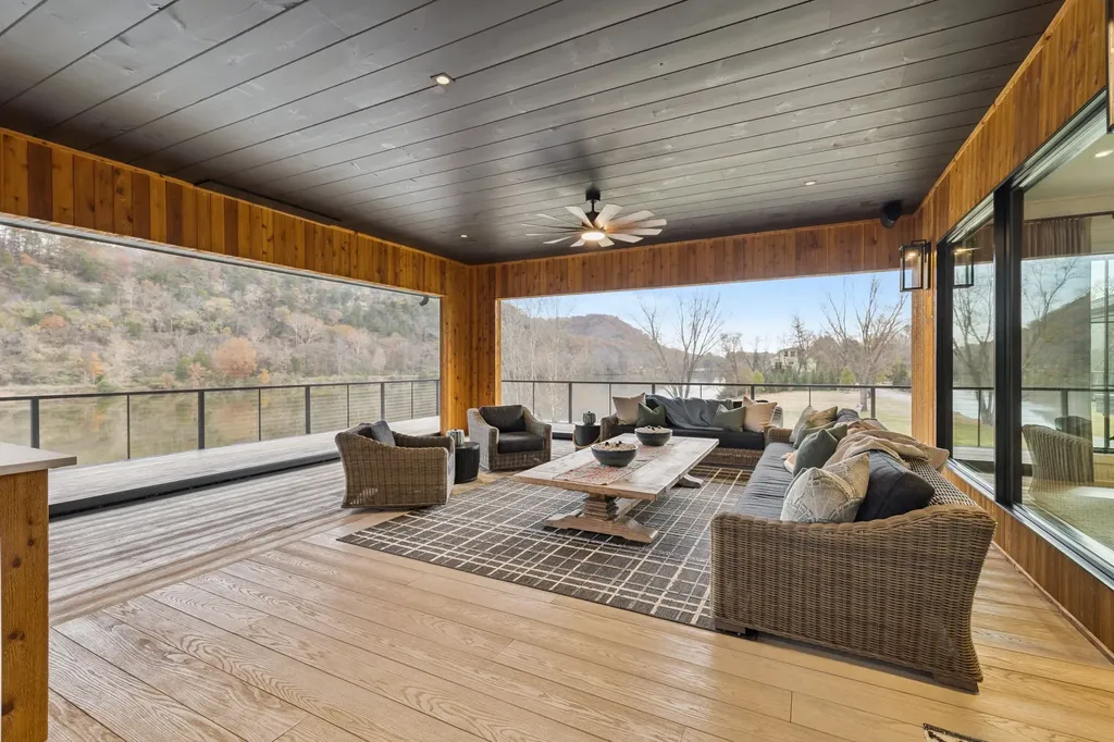 1234 Lakeside Drive Ashland City TN 37015