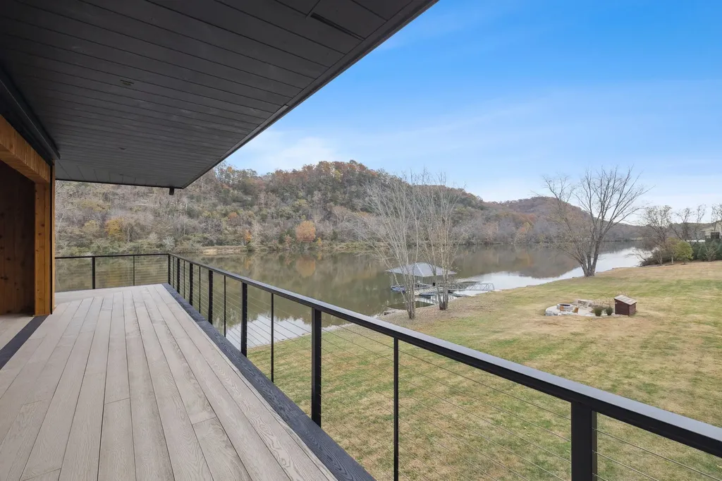 1234 Lakeside Drive Ashland City TN 37015
