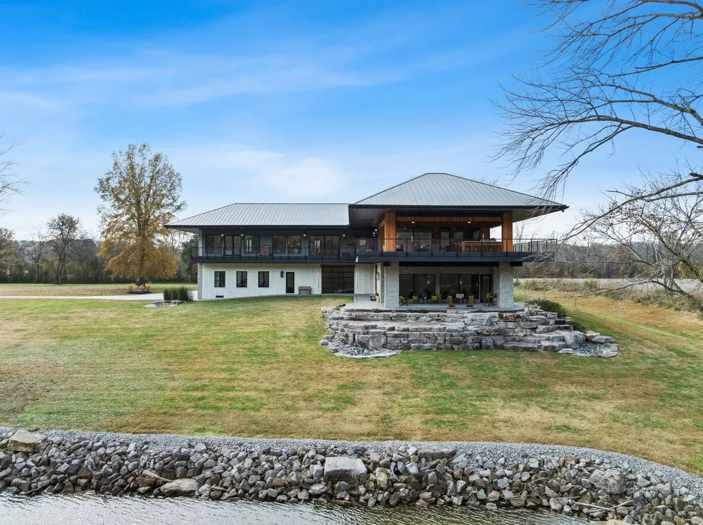 1234 Lakeside Drive Ashland City TN 37015