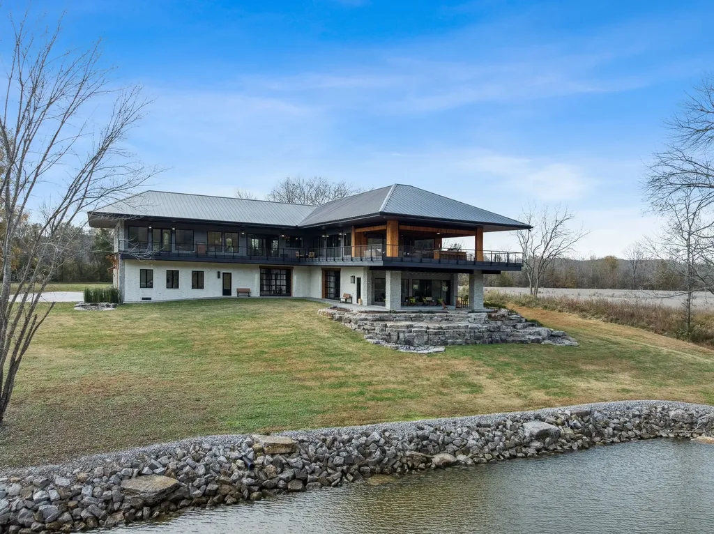 1234 Lakeside Drive Ashland City TN 37015