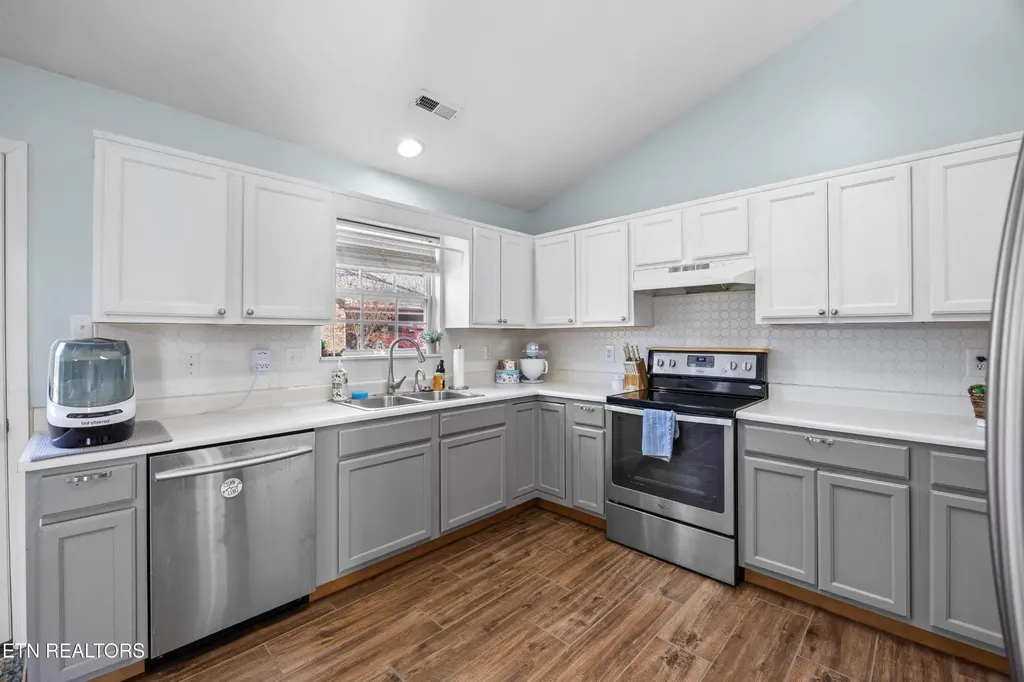 2207 Tuckaleechee Pike Maryville TN 37803