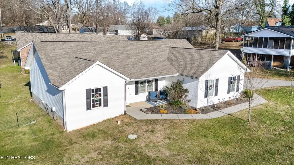 2207 Tuckaleechee Pike Maryville TN 37803
