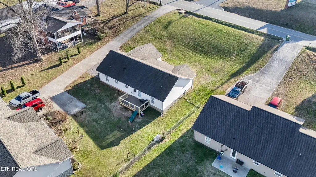 2207 Tuckaleechee Pike Maryville TN 37803