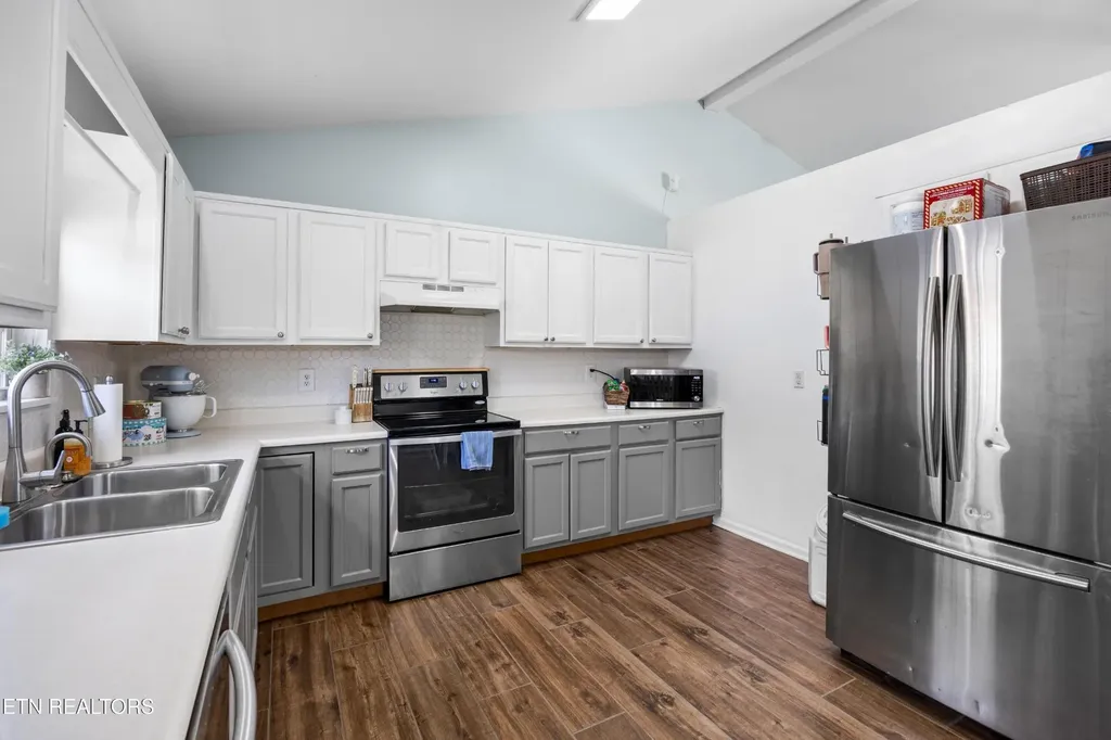 2207 Tuckaleechee Pike Maryville TN 37803