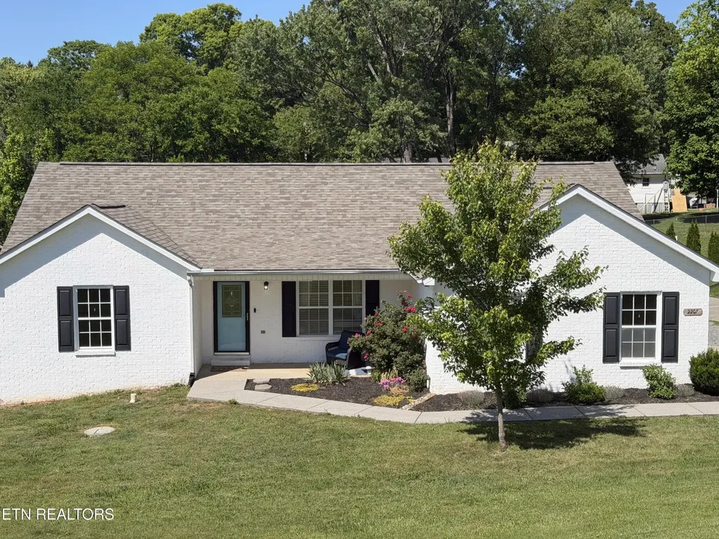 2207 Tuckaleechee Pike Maryville TN 37803