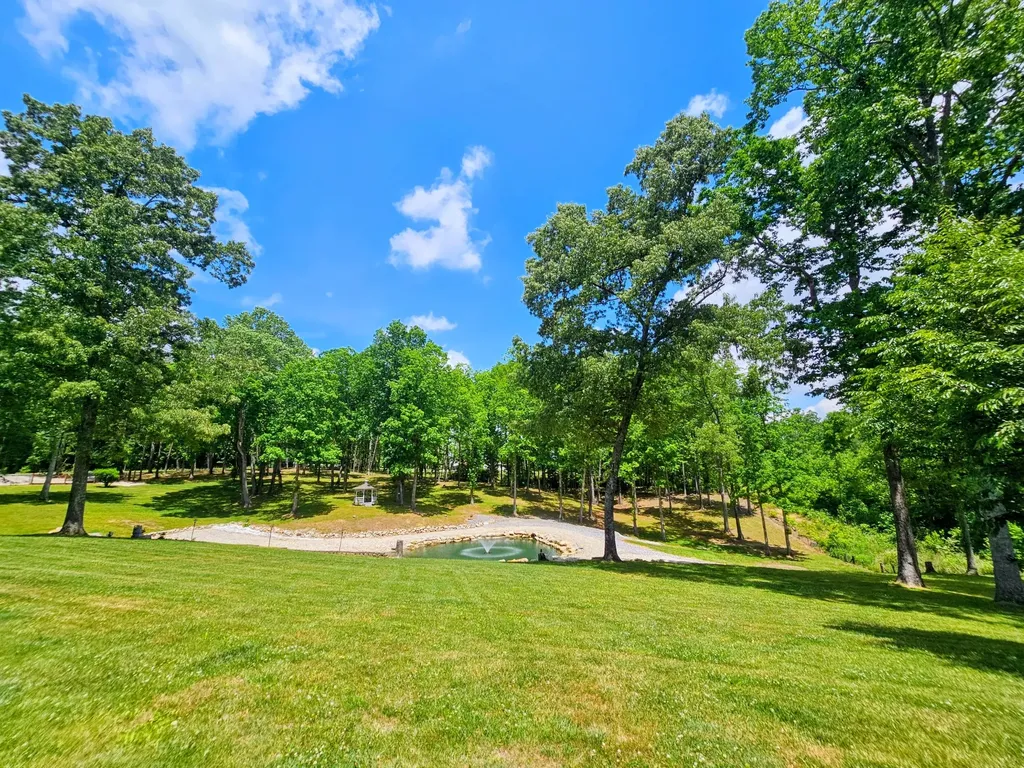 202 55th Avenue Gruetli Laager TN 37339