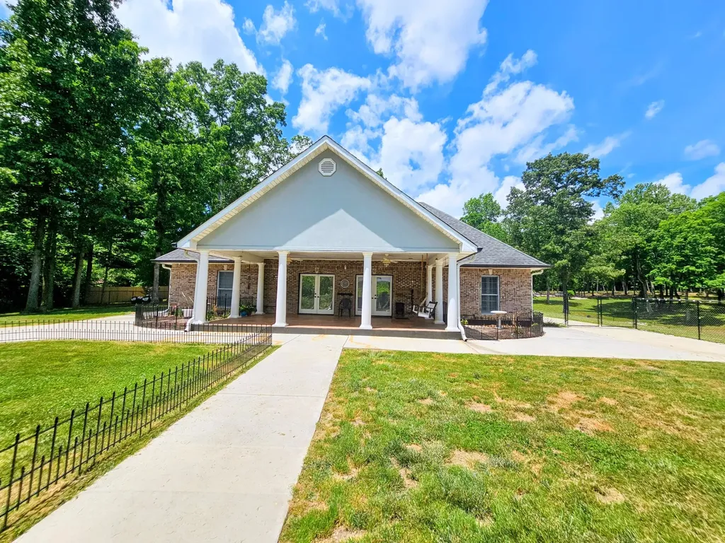 202 55th Avenue Gruetli Laager TN 37339