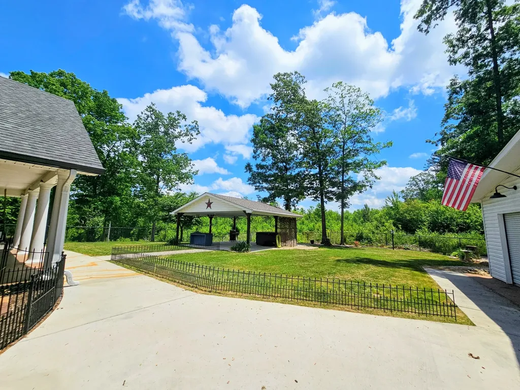 202 55th Avenue Gruetli Laager TN 37339