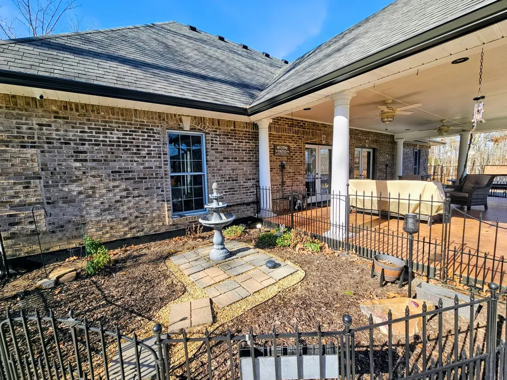 202 55th Avenue Gruetli Laager TN 37339