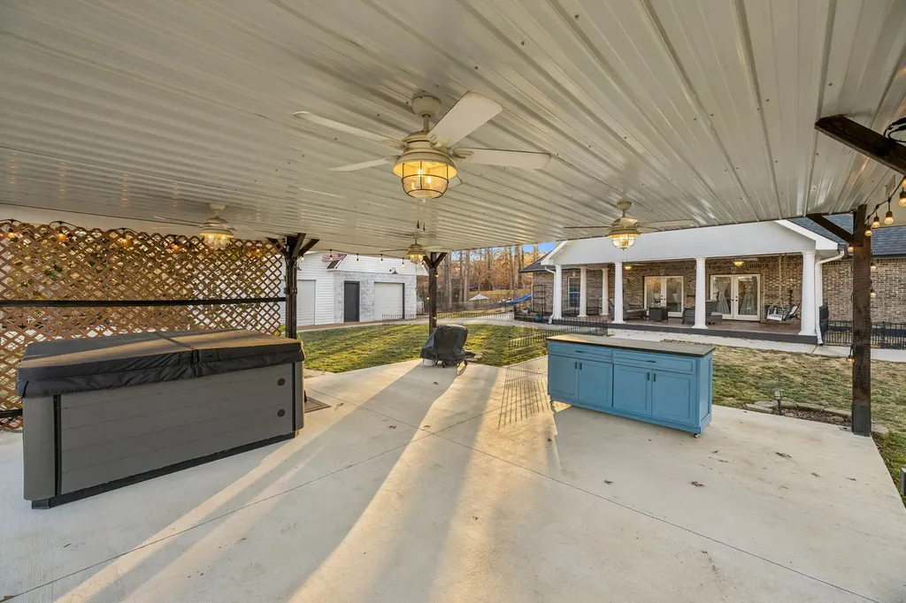 202 55th Avenue Gruetli Laager TN 37339