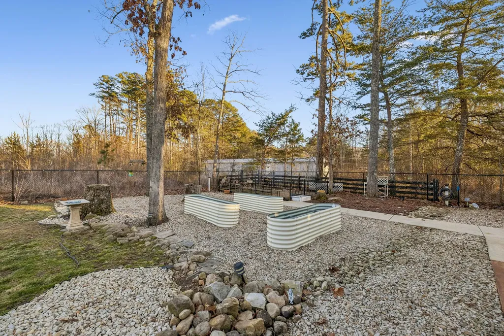 202 55th Avenue Gruetli Laager TN 37339