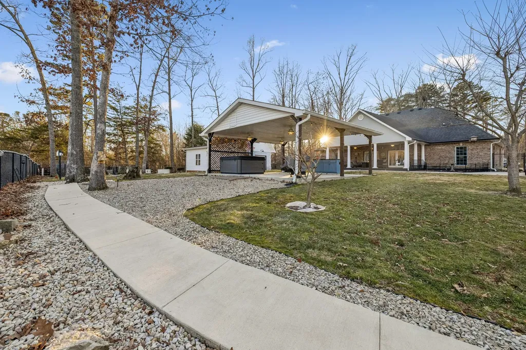 202 55th Avenue Gruetli Laager TN 37339