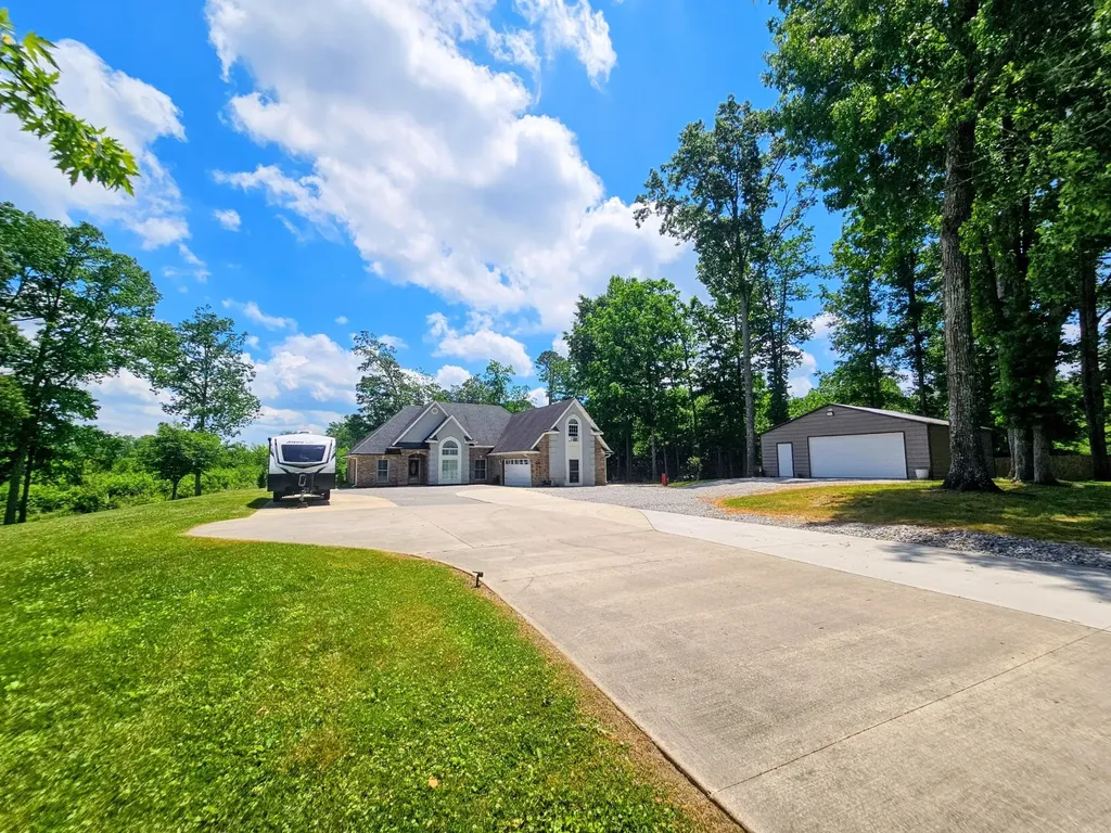 202 55th Avenue Gruetli Laager TN 37339