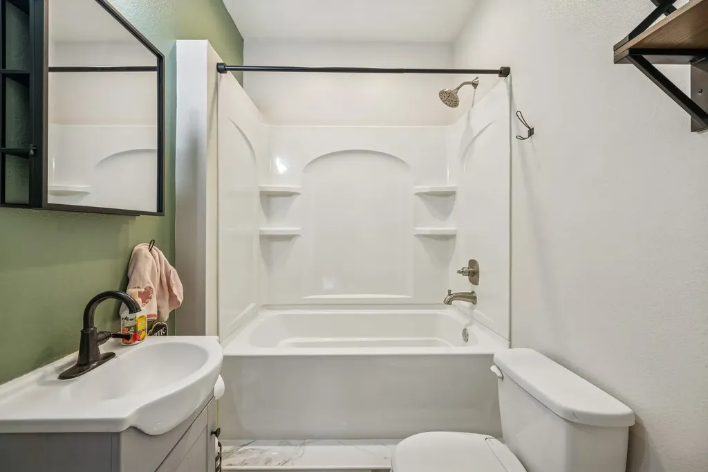 202 55th Avenue Gruetli Laager TN 37339