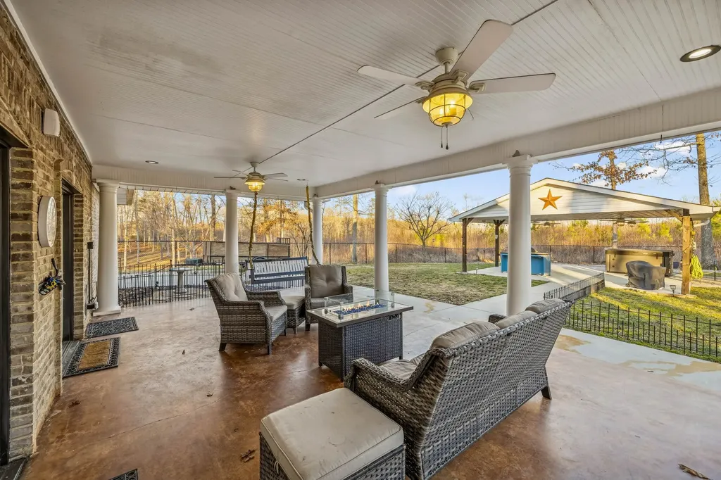 202 55th Avenue Gruetli Laager TN 37339