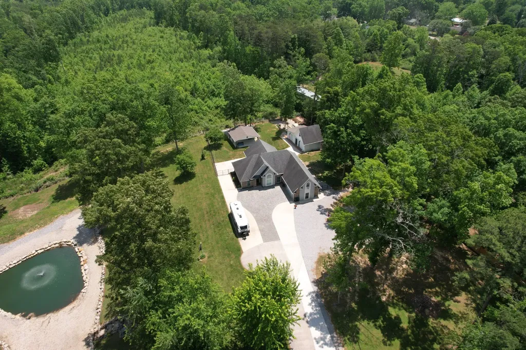 202 55th Avenue Gruetli Laager TN 37339