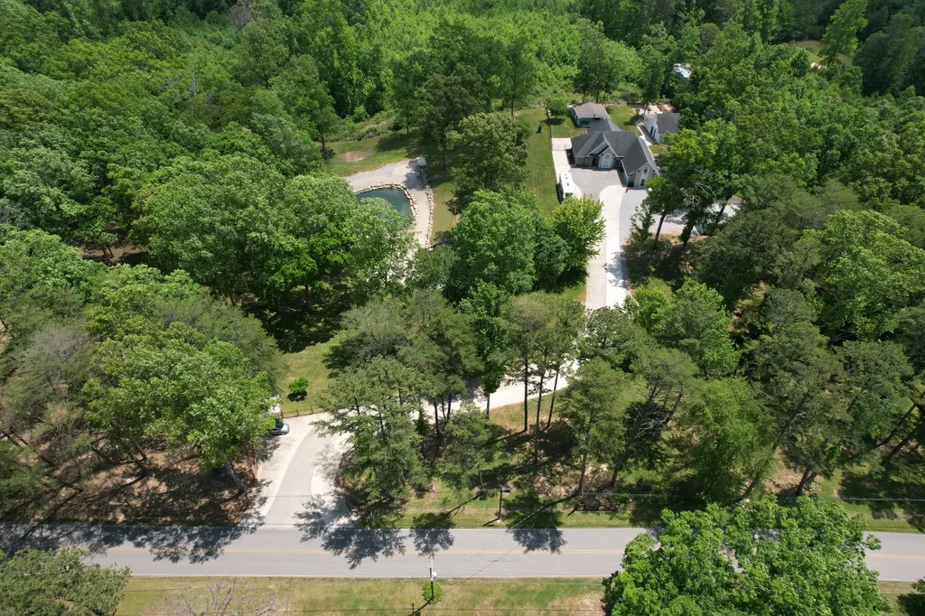 202 55th Avenue Gruetli Laager TN 37339