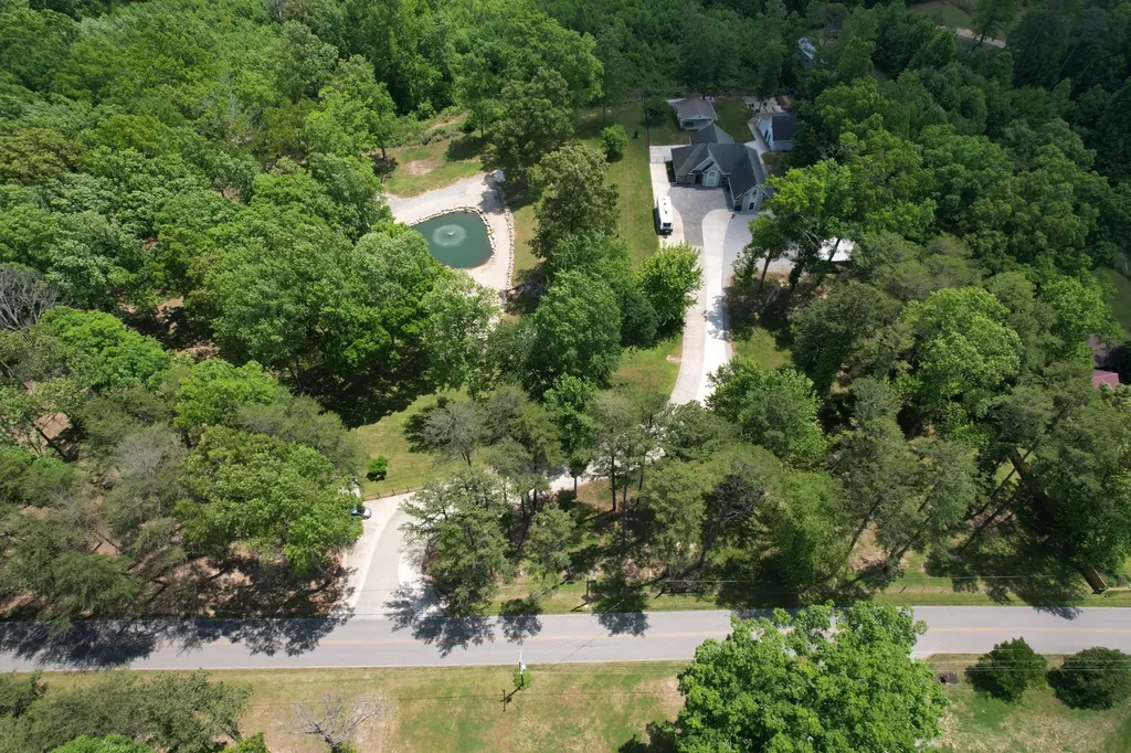 202 55th Avenue Gruetli Laager TN 37339