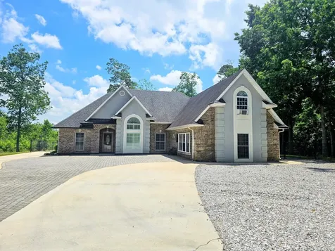 202 55th Avenue Gruetli Laager TN 37339