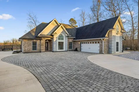 202 55th Avenue Gruetli Laager TN 37339