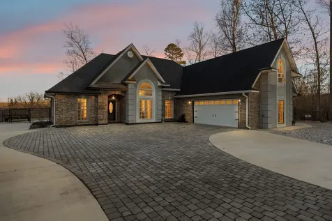 202 55th Avenue Gruetli Laager TN 37339