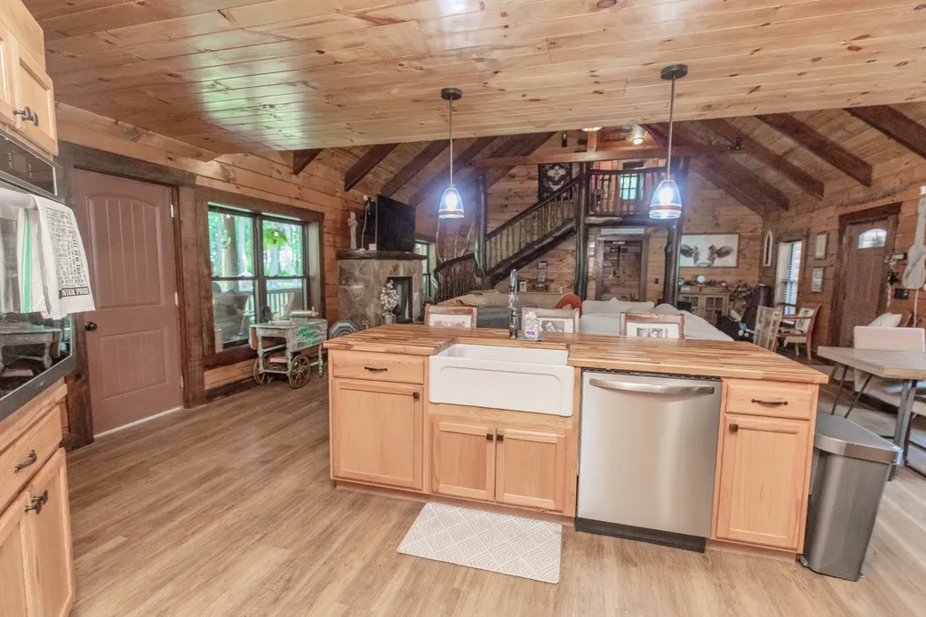 4210 Highway 76 Cottontown TN 37048