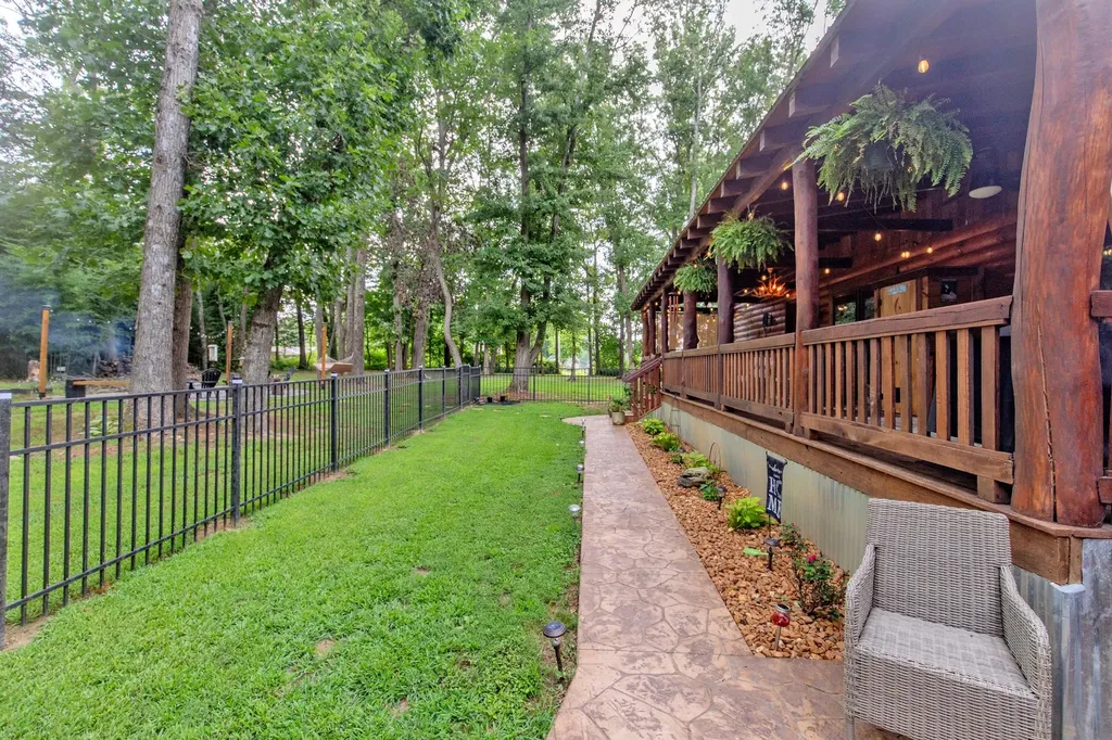 4210 Highway 76 Cottontown TN 37048