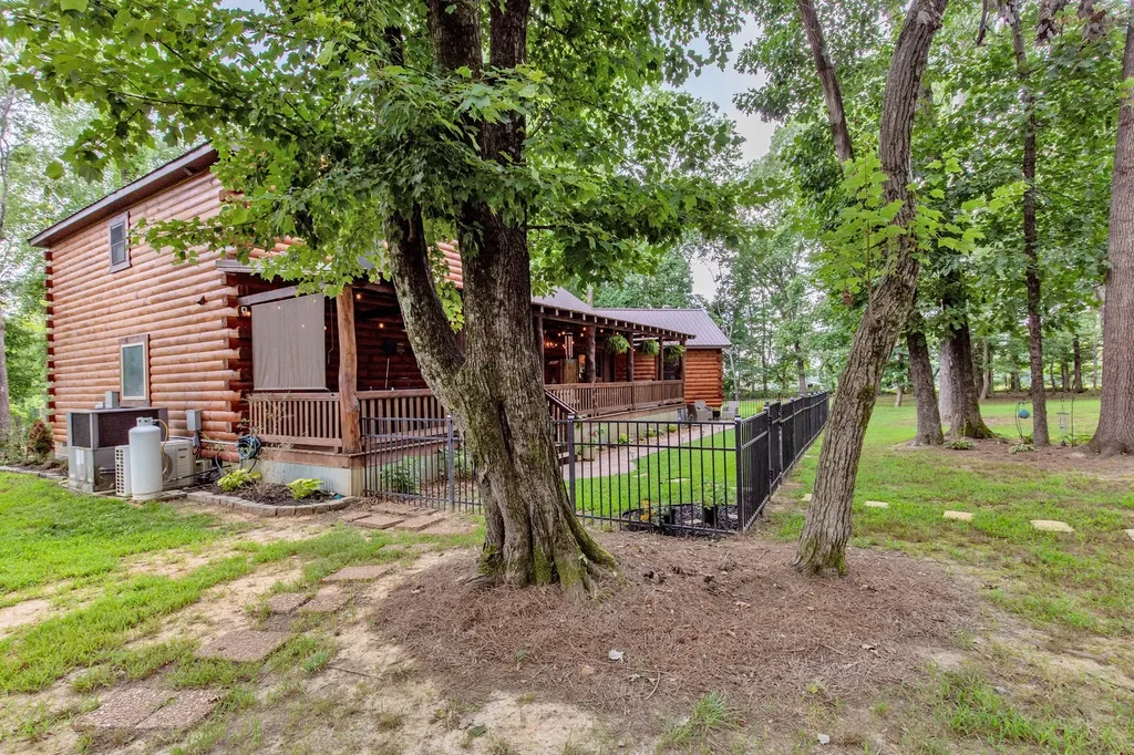 4210 Highway 76 Cottontown TN 37048